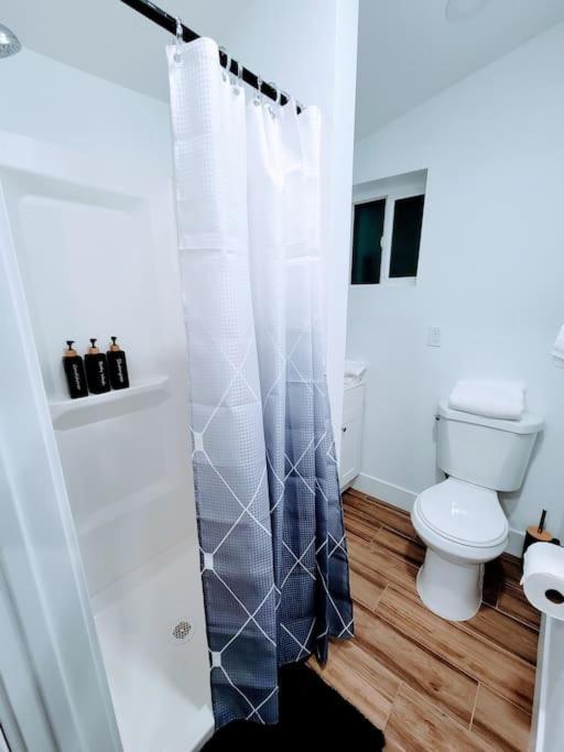 Phoenix Retreat - Studio With King Bed - 10 Min From Airp - Unit C Екстериор снимка